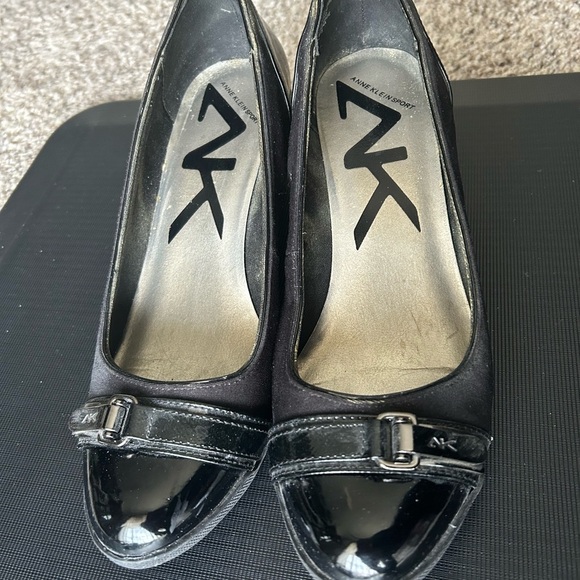 Anne Klein Sport Black 2” Wedges with a Patent Buckle Size 8M Business Casual - Picture 3 of 5